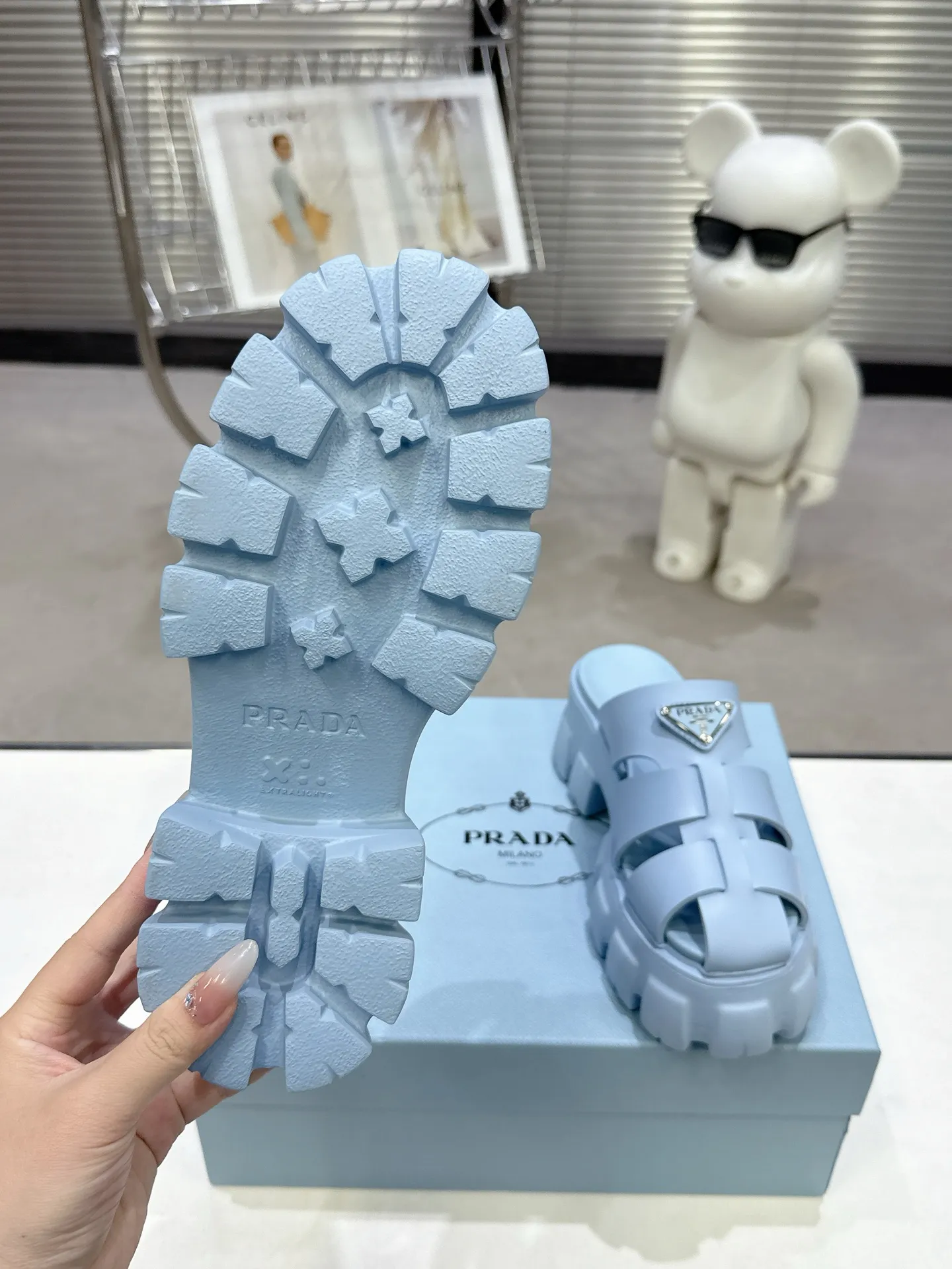 👟👟Ex-factory price 440👟👟 2025 exclusive version super popular🎊🎊🎊prada Prada triangular buckle serrated Roman thick-soled rubber foam ultra-light sandals are retro, fashionable and avant-garde, the upper perfectly restores the original craftsmanship, making the whole pair of shoes light and comfortable, full of holiday feel, bright colors💐💐💐💐 A variety of choices to satisfy fashionable people of different styles! The iconic metal triangle logo is paired with the shape of ancient beach sandals. Every design element is fashionable! Code number 35-40​